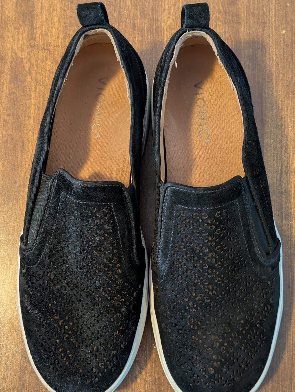 Vionic 8.5 Black Slip-On Kimmie Perf Suede Sneakers